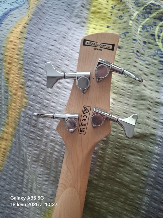 Ефекти за китара  11 бр. БАС КИТАРА  Ibanez GSR180LBF