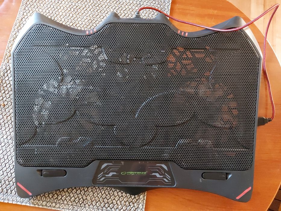 Охладители за лаптоп перфектно състояние