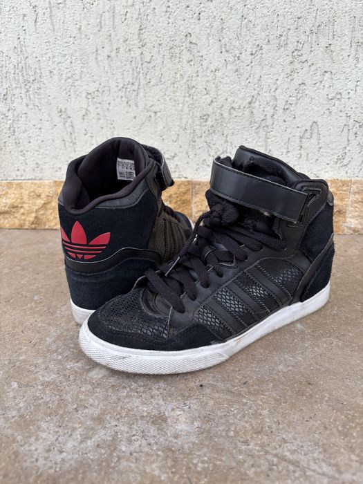 Adidasi Adidas negru-rosu 38