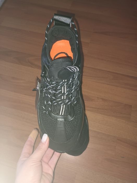 Versace chain reaction negru am toate mărimile