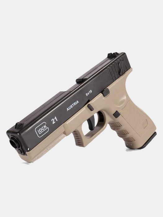 Игрушечный пистолет с вылетающими гильзами