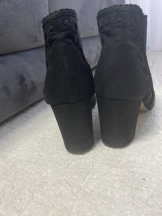 Vand sandele si ghete marimea 39