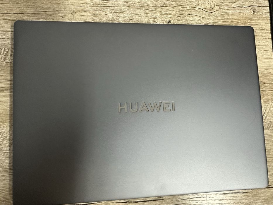 Huawei Matebook 16D 512/8 gb