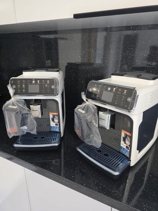 Espressor automat Philips seria 5500 LatteGo