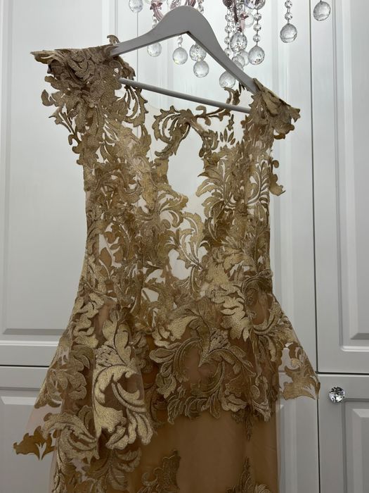 Vand rochie dantela