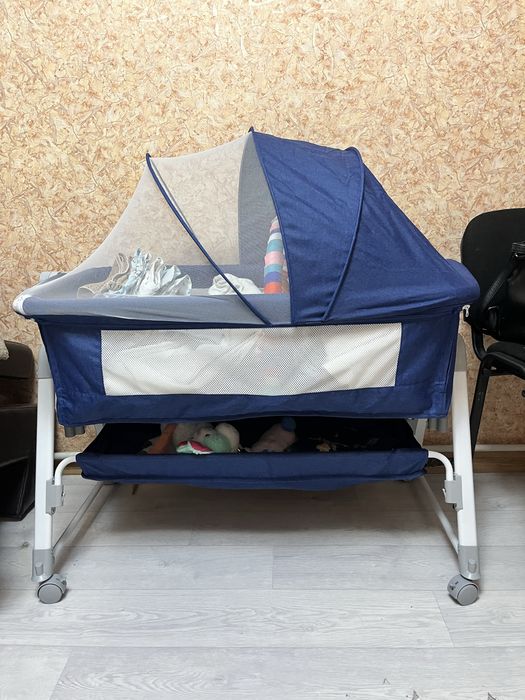 Продается кровать манеж