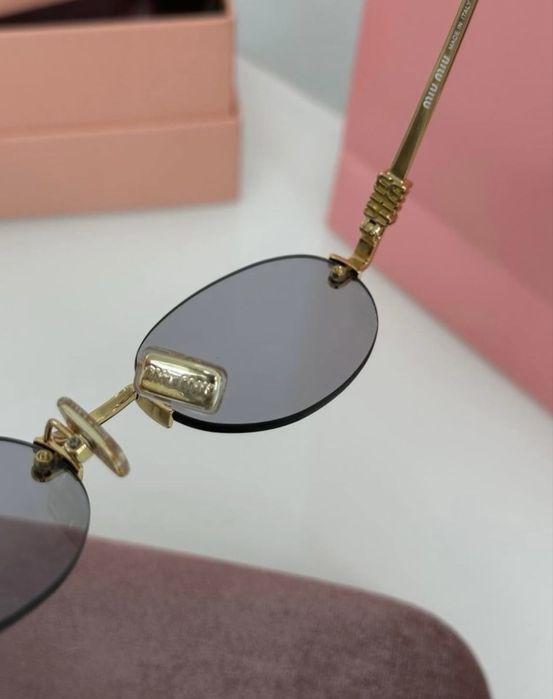 Нови слънчеви очила Miu Miu размер 51-20-140