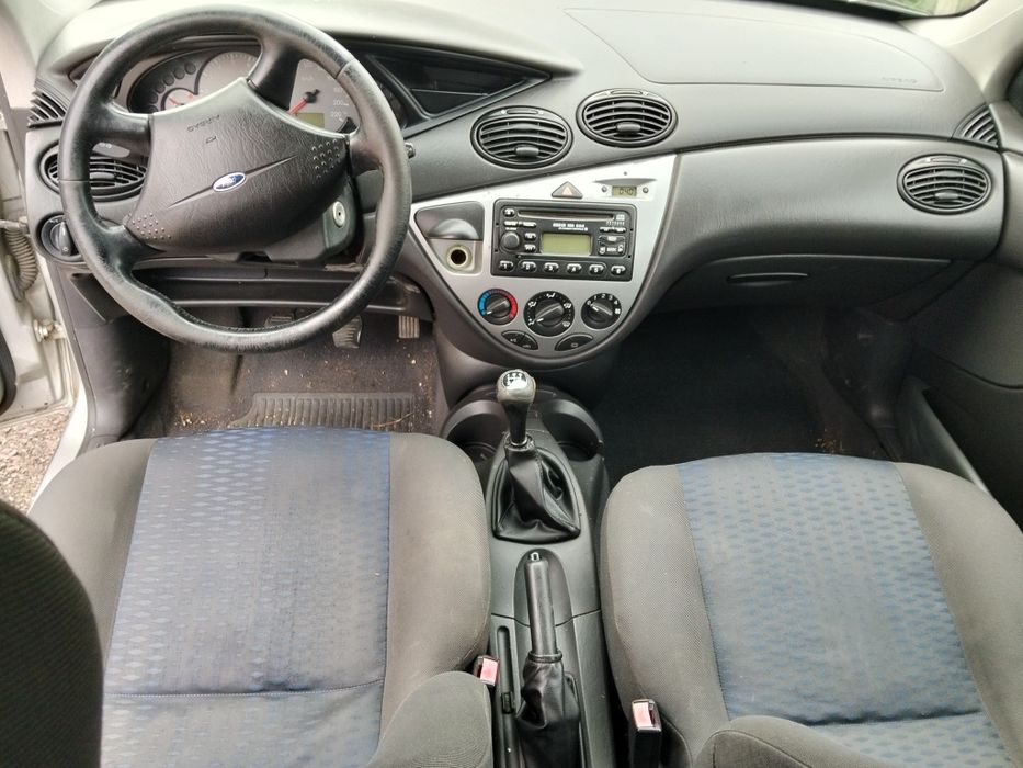 FORD Focus 2000 — imagine 4