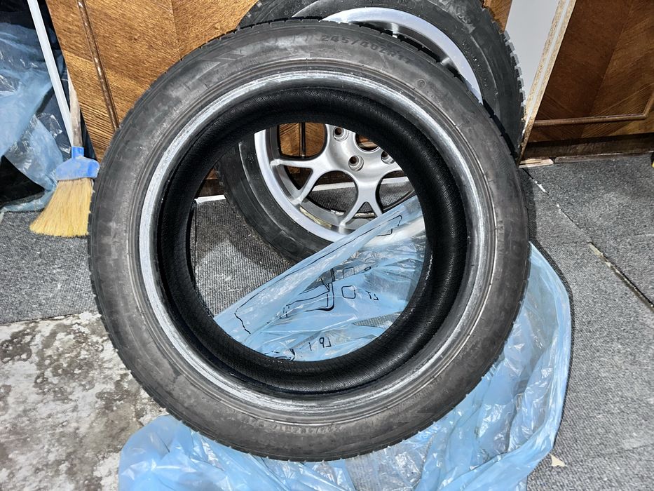 Vand anvelope 245 40 r17 dot 2021 ca noi folosite 3 luni