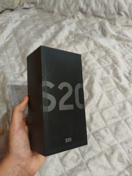 Samsung Galaxy S20 128 ГБ (самсунг с20)