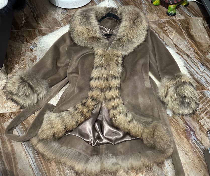 Ново палто алкантра и лисица