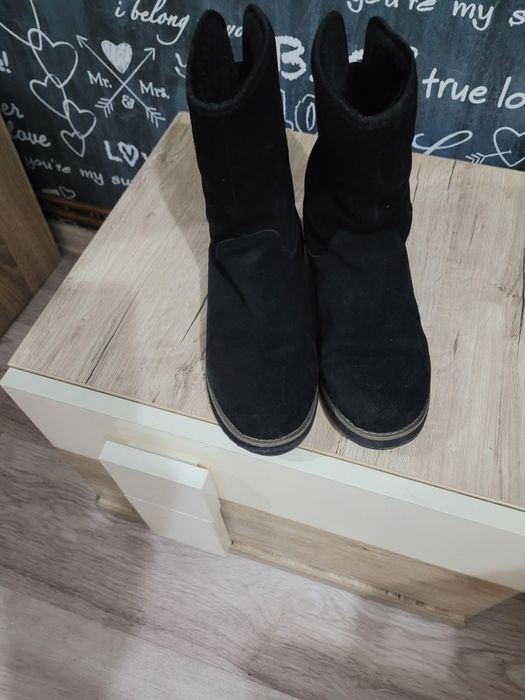 Ghete ugg mărimea 40