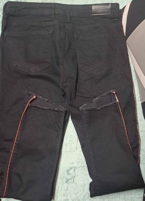 Дамски черни дънки.