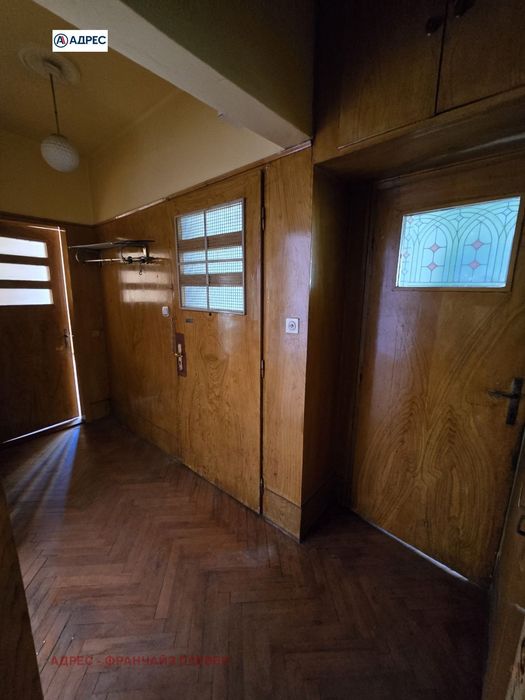 Продава се Тристаен апартамент в Плевен, Идеален център - 103 кв.м за 1554 €/кв.м - Снимка #5