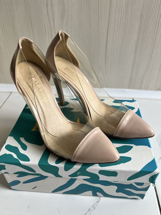 Продам совершенно новую обувь