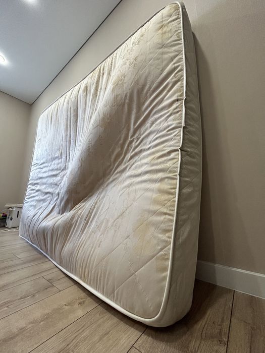 Отдам бесплатно матрац