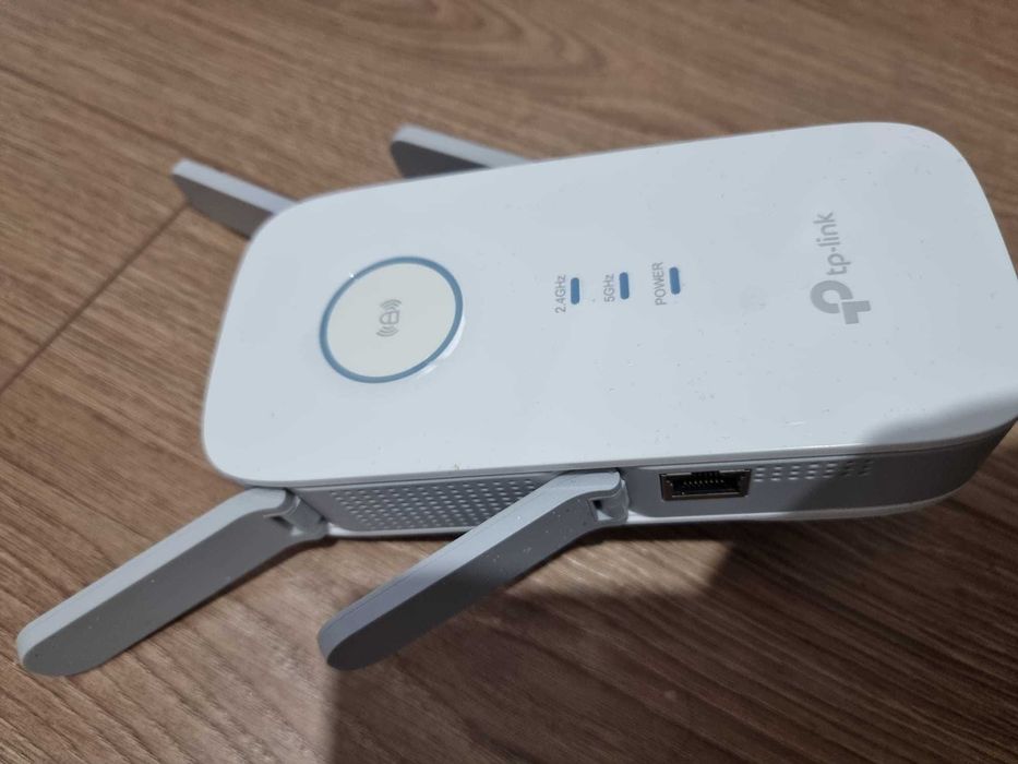 Router TPLink Archer C2300 si Range extender/AP TPLink AC2600 RE650