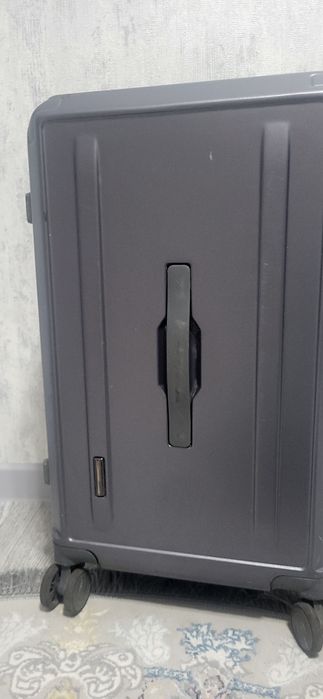 Продам чемодан !