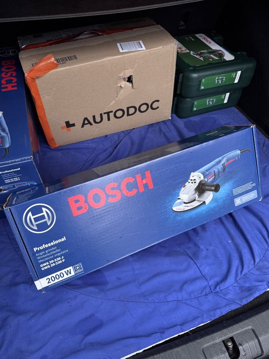 BOSCH GWS 22-230 J Polizor unghiular 2000 w, diametru disc 230 + Disc diamantat universal 230 mm