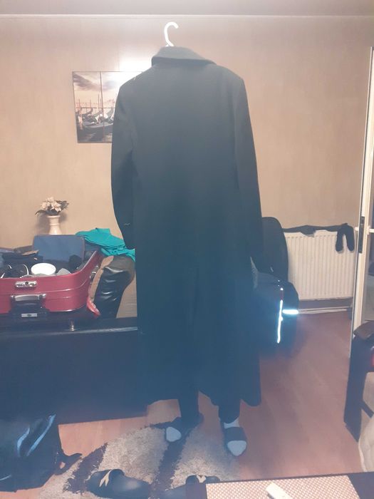 Vand palton de iarna negru