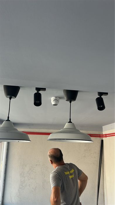 Executam instalatii electrice civile si industriale