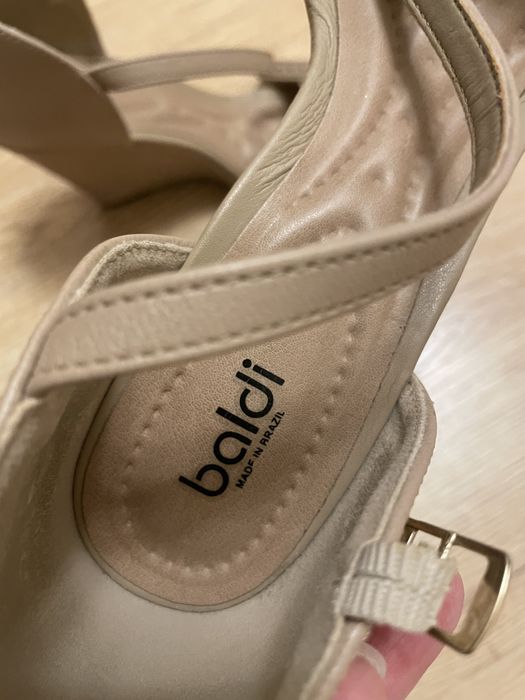 Босоножки удобные