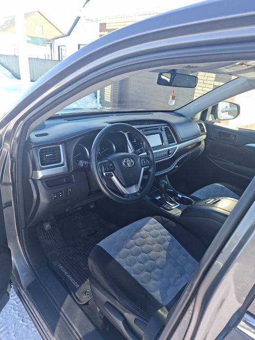 Продам машину ..