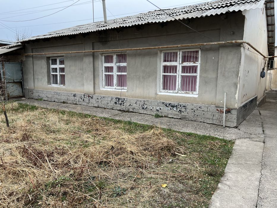 Chirchiq suv boyida hovli sotiladi