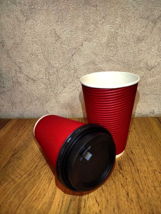 Бумажные  стаканы с пластиковой крышкой клапаном и заглушкой