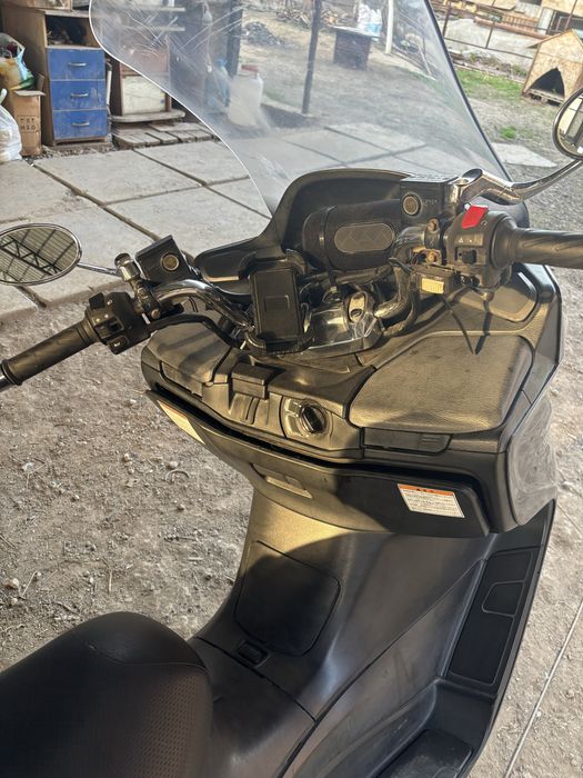 Продам макси скутер