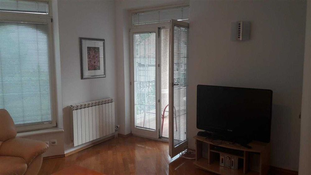 Дава се под наем Двустаен апартамент в Бургас, Меден рудник - зона А - 45 кв.м за 153 € - Снимка #1