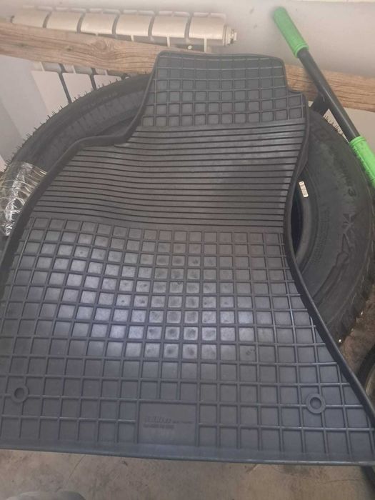 Полики продам новые