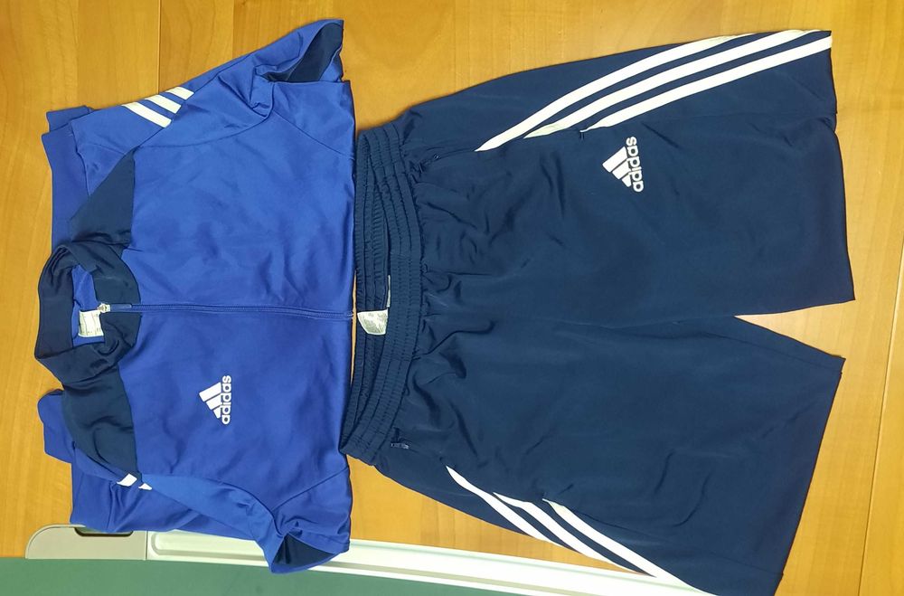 Adidas-Много Запазен