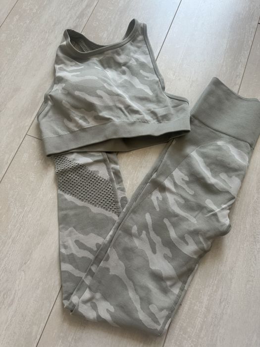 Продам новый костюм для фитнеса