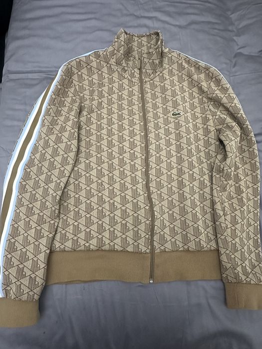 Костюм от Lacoste