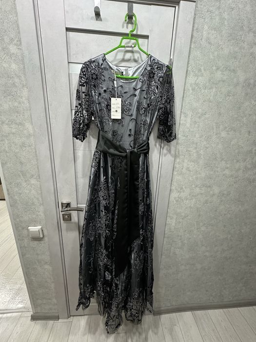 Продам длинные платья