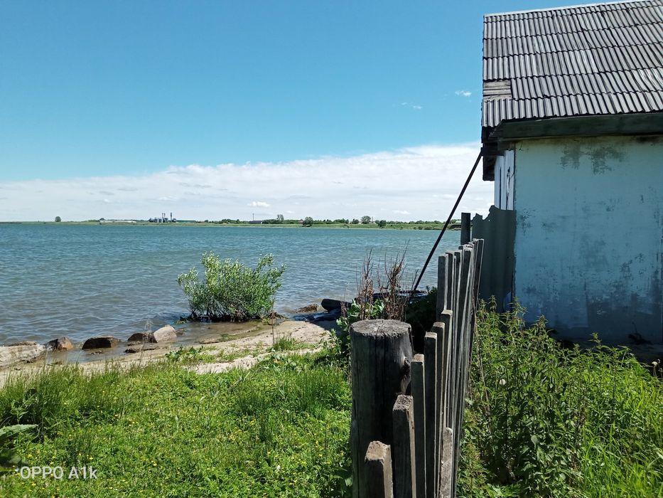 Продам дом на берегу озера