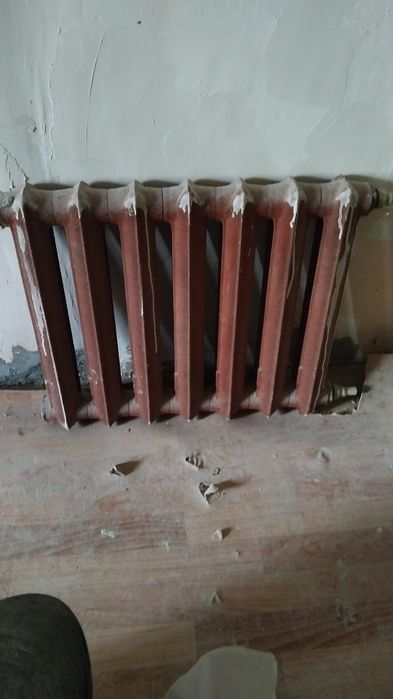 Продам батарею , чугунная