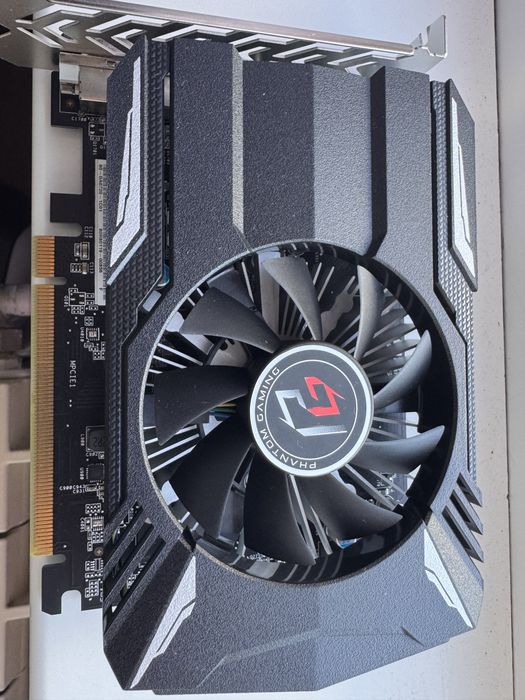 Placă video ASRock RX 550 Phantom Gaming 4GB GDDR5 128-bit – Nouă