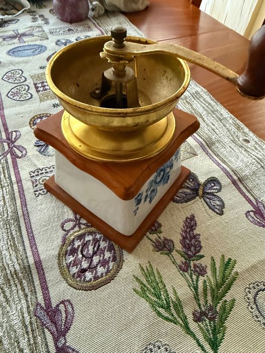 Нова мелничка за кафе