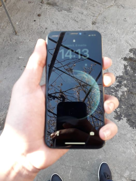 Vand iphone xs gold in stare buna
