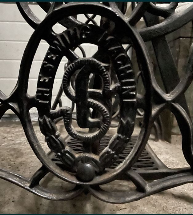 Продам станину от швейной машины.