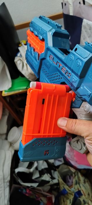 Nerf elite 2 cu baterii