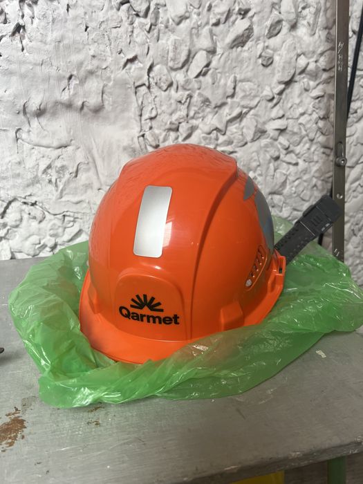 Продам каску новую