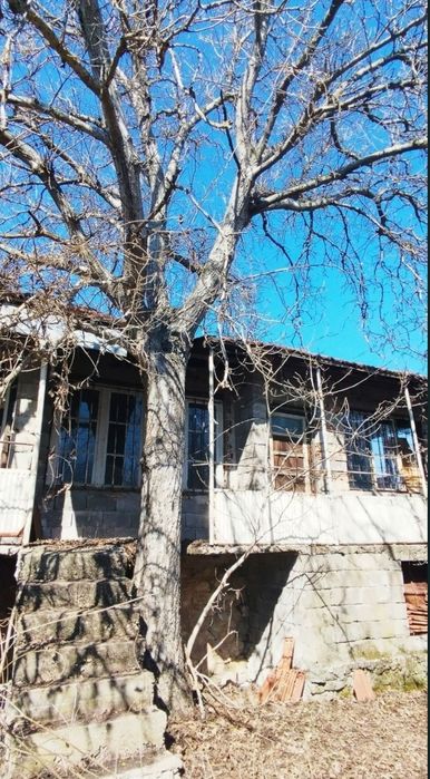 Продава се къща за ремонт в село Ковачевци,  област Перник