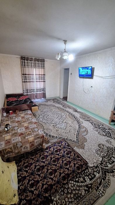 O'zimizni uy. 4 etajli domni 4 etaji. Balcon 2×6. Remont o'rtacha.