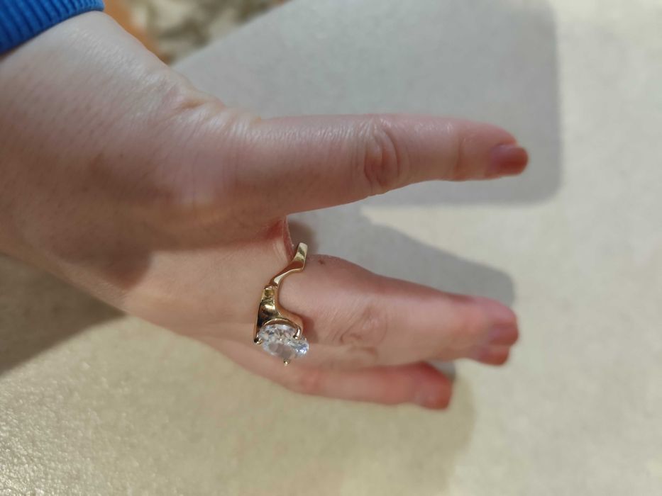 Дамски златен пръстен 14 к