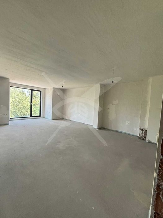 Продава се Тристаен апартамент в Пловдив, Христо Смирненски - 159 кв.м за 1755 €/кв.м - Снимка #1