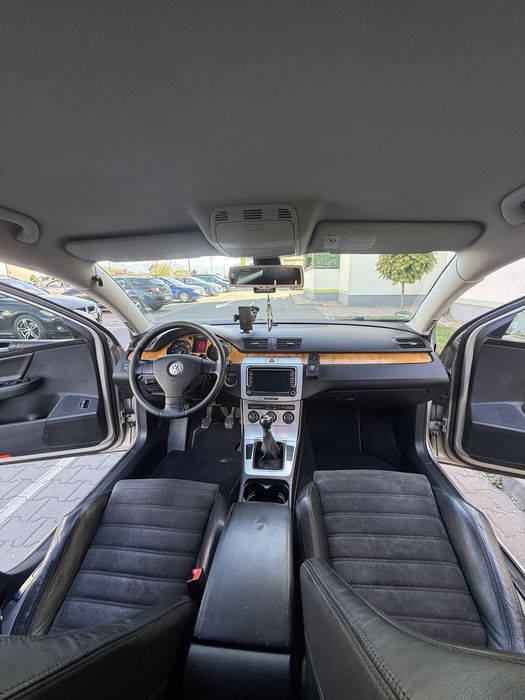 Vând vw passat in stare buna de fuctionare , cu servis-uri la zi.