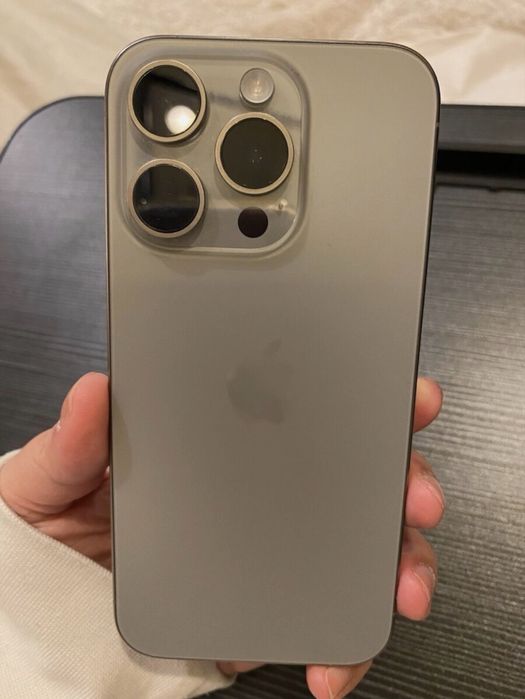 Iphone 15 pro max Natural titan